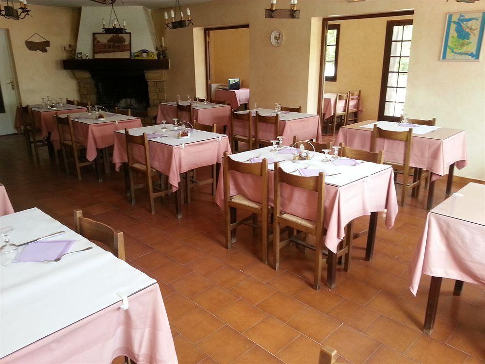 Hotel Restaurant Les 3 Chenes Fréjus Extérieur photo