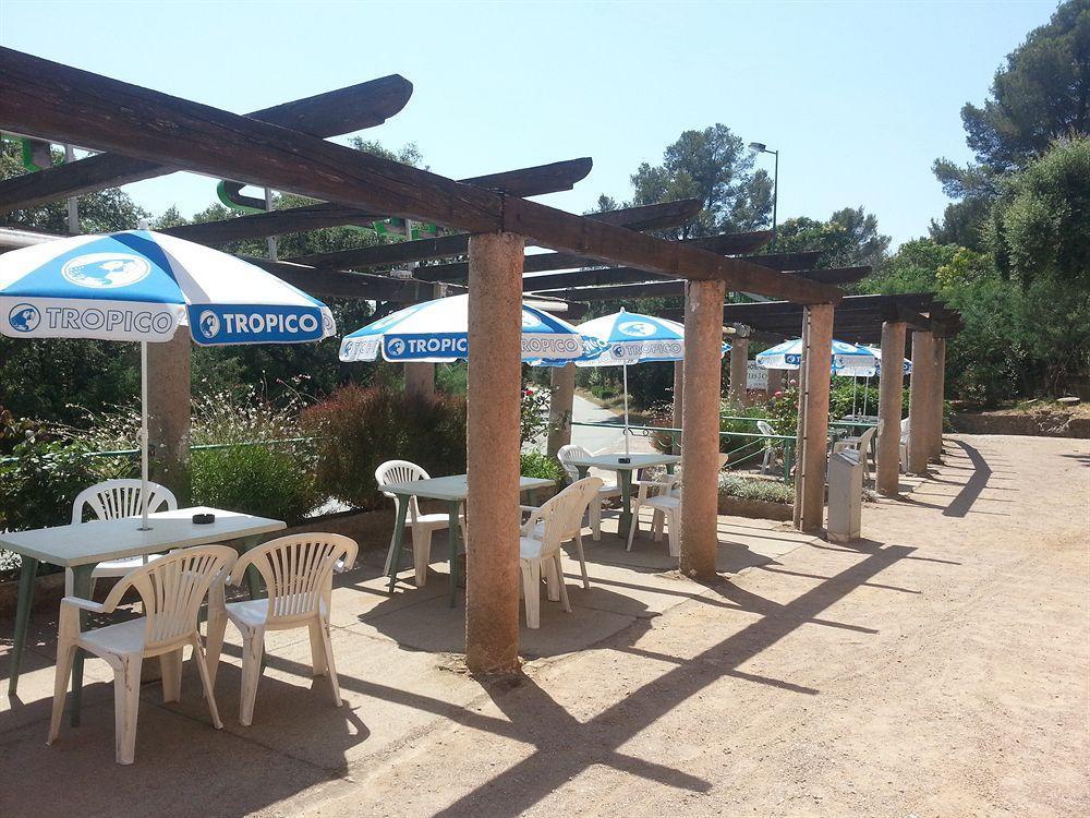 Hotel Restaurant Les 3 Chenes Fréjus Extérieur photo