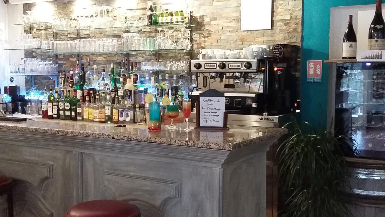 Hotel Restaurant Les 3 Chenes Fréjus Extérieur photo